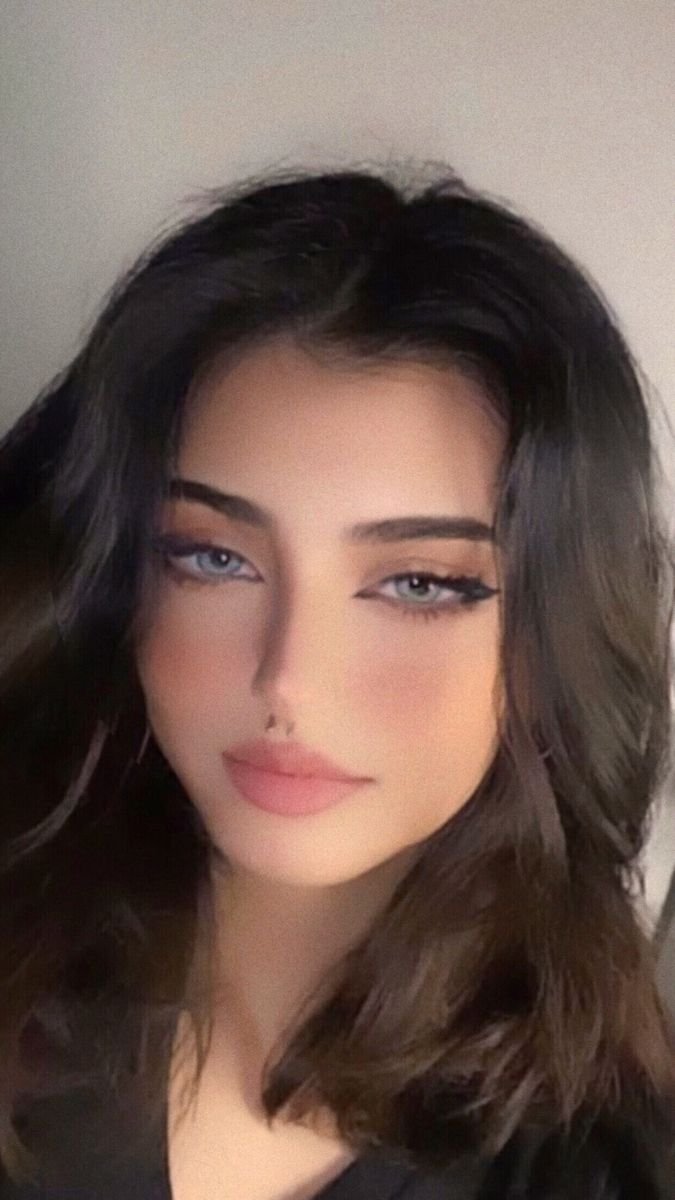 الملف الشخصي لزهراء من دبي